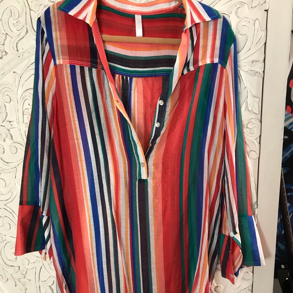 Long shirt or beach cover. Medium/large New